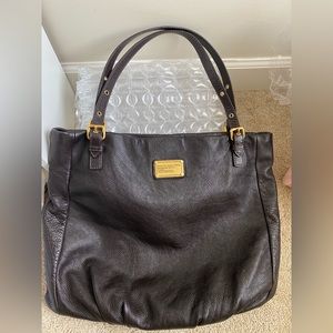 Marc Jacobs Classic Q Shop Girl tote in Fudge cow leather. Dustbag